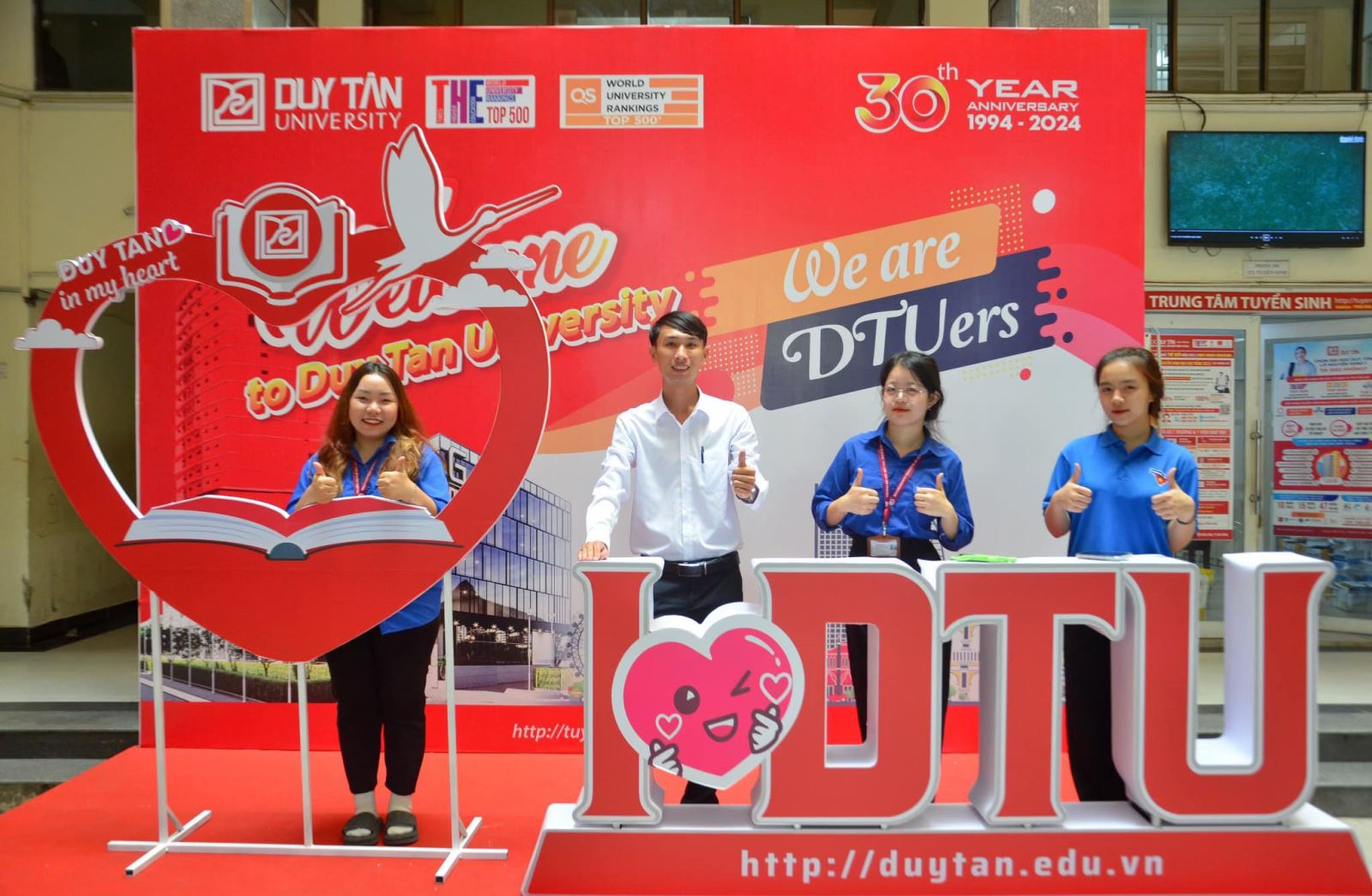 [WELCOME K29 TO DTU] [TÂN SINH VIÊN K29 “RẠNG RỠ”NGÀY NHẬP HỌC]